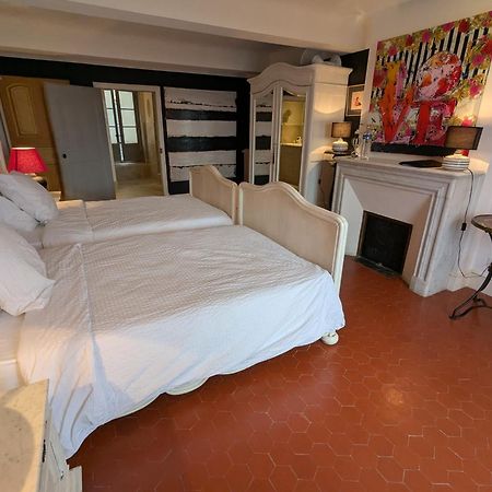 Les Chapeliers Bed and Breakfast Claviers Eksteriør billede