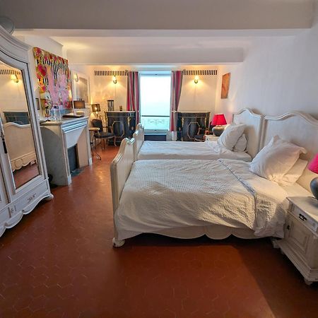 Les Chapeliers Bed and Breakfast Claviers Eksteriør billede